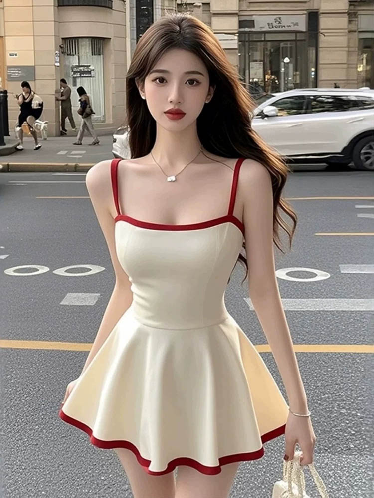 Dress with Square Neck Trim Su - огляд і ціна Vintage Fashion Campaigns