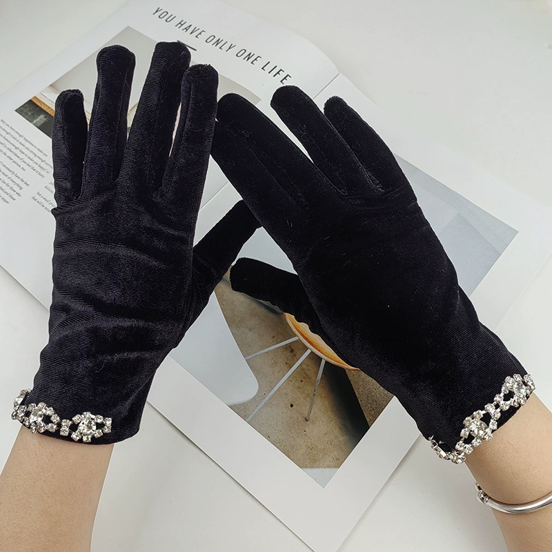 Women Elegant Diamonds Beaded  - огляд і ціна Vintage Fashion Photographers
