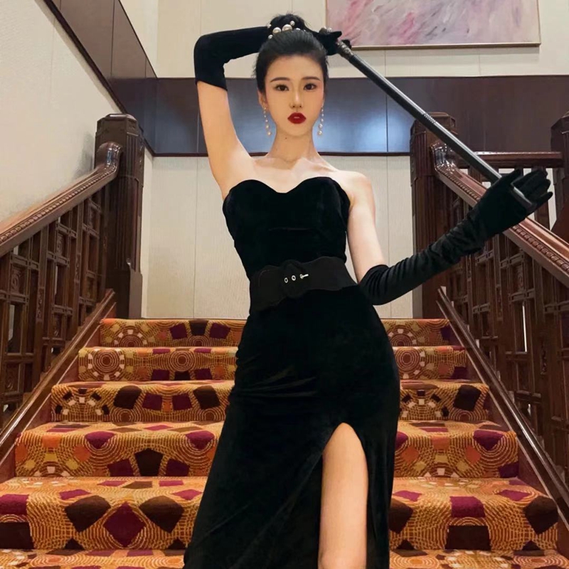 Women's Elegant Vintage Long V - огляд і ціна Vintage Fashion Photographers